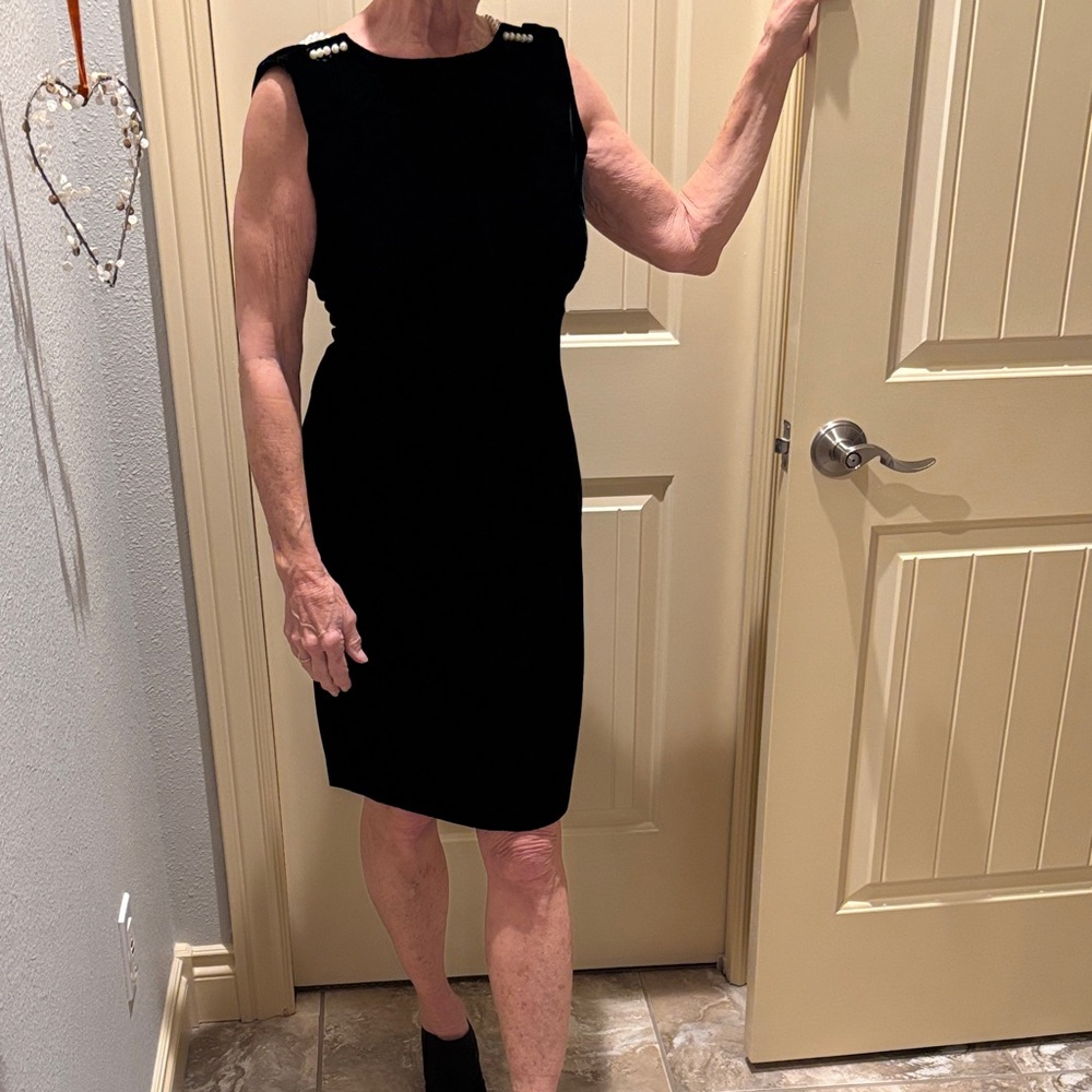 Chic Black Sleeveless Mini Dress